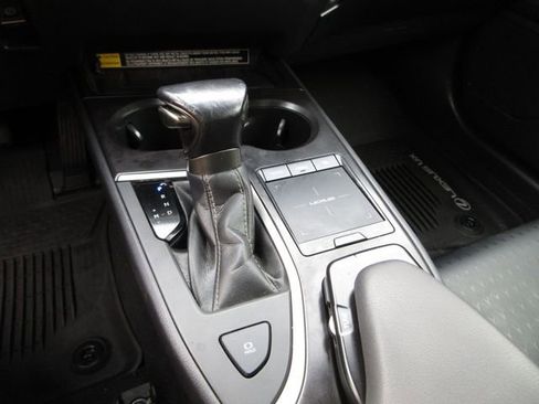 Used 2022 Lexus UX 200 w/ Accessory Package (Z1) FWD image 20