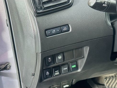 Used 2022 Nissan Rogue Sport SV w/ Technology Package AWD/4WD image 10