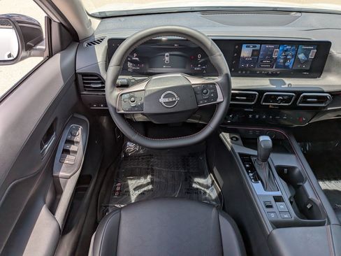 Used 2026 Nissan Sentra SR w/ SR Premium Package FWD image 17