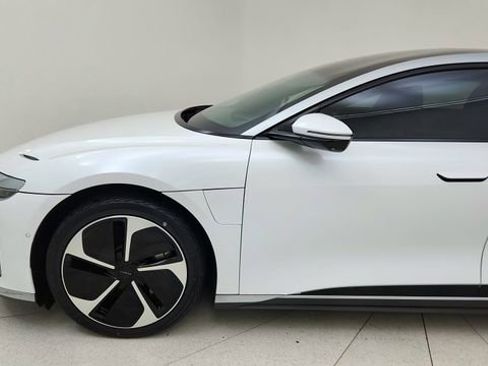 Used 2023 Lucid Air Touring image 9