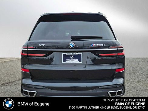 Used 2023 BMW X7 M60i w/ Climate Comfort Package AWD/4WD image 8