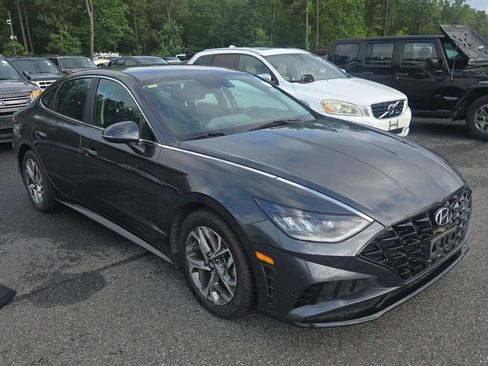 Used 2022 Hyundai Sonata SEL FWD image 2