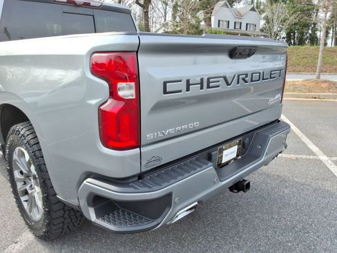Used 2023 Chevrolet Silverado 1500 High Country w/ Technology Package AWD/4WD image 16