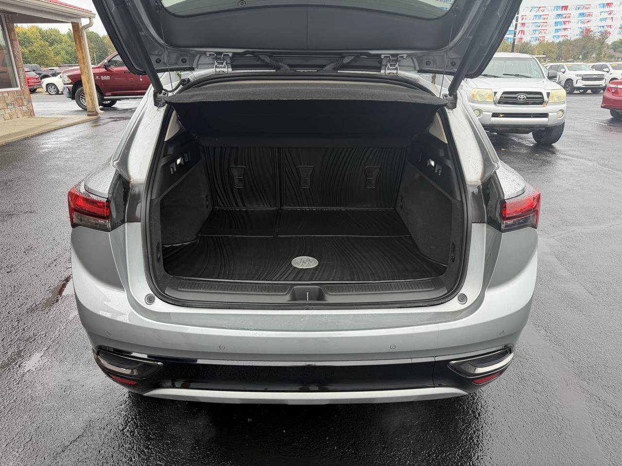 Used 2023 Buick Envision Essence w/ Sport Touring Package FWD image 6