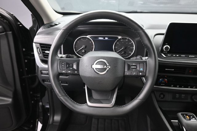 Used 2026 Nissan Rogue SV FWD image 21
