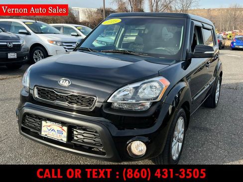 Used 2013 Kia Soul + image 1