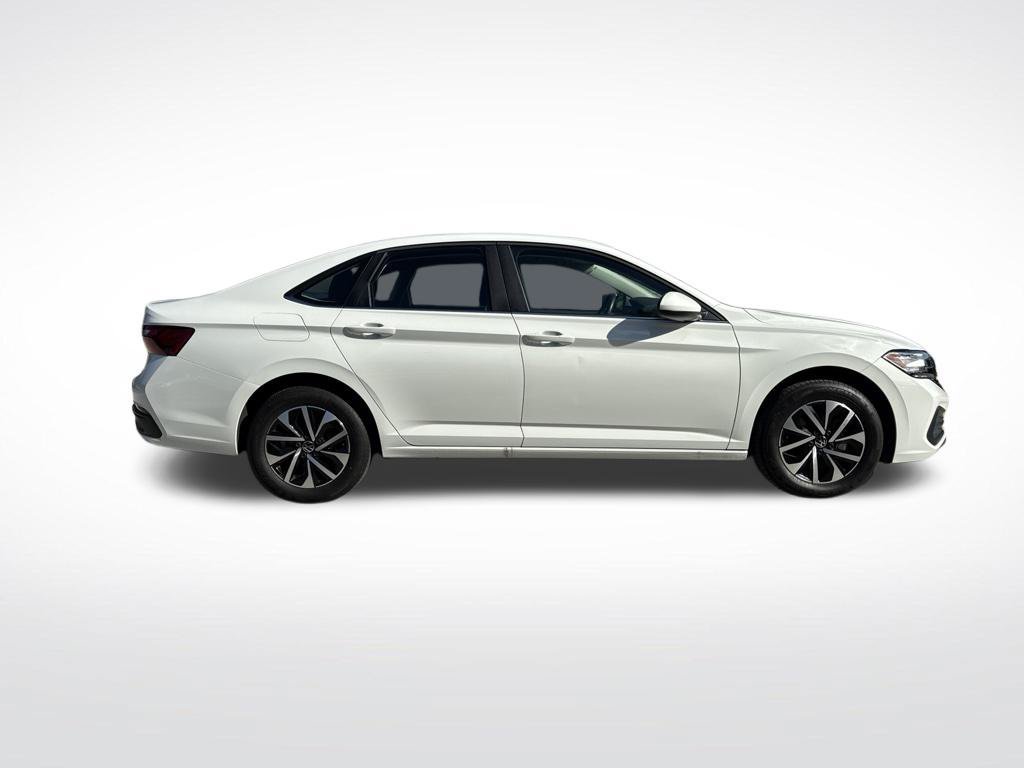 Certified 2024 Volkswagen Jetta S FWD image 4