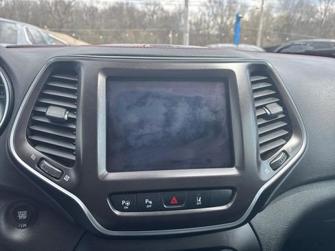 Used 2021 Jeep Cherokee Trailhawk w/ Sun, Sound & Nav Group image 37