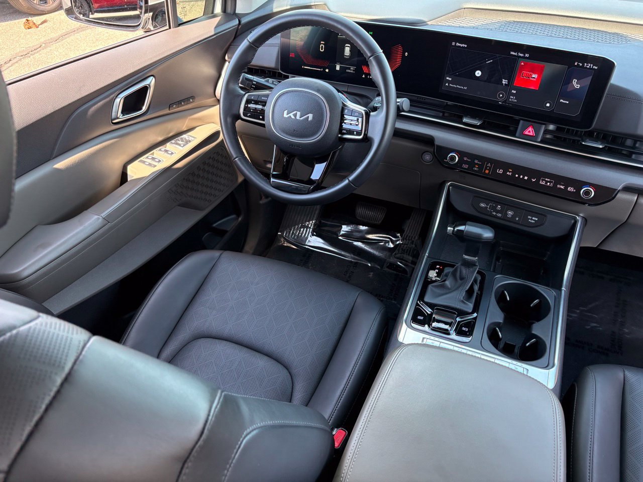 Used 2025 Kia Carnival EX FWD image 15