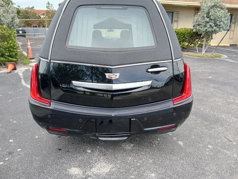 Used 2018 Cadillac XTS image 6