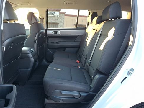 New 2026 Hyundai Santa Fe SE image 5