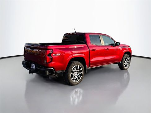 Used 2024 Chevrolet Colorado Z71 w/ Z71 Convenience Package 2 image 7
