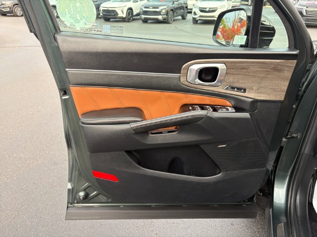 Certified 2022 Kia Sorento SX Prestige w/ Rust Color Package AWD/4WD image 11