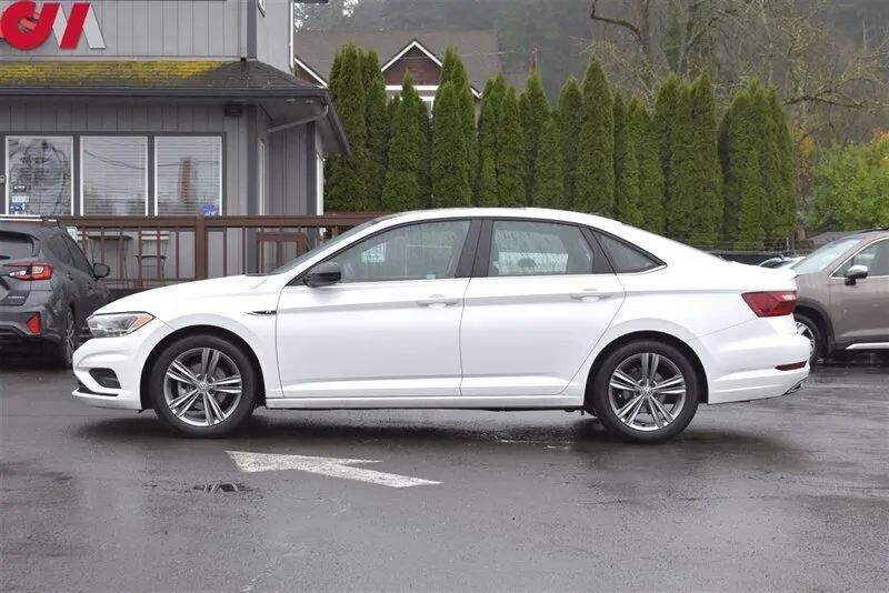 Used 2021 Volkswagen Jetta R-Line w/ R-Line Cold Weather Package FWD image 9