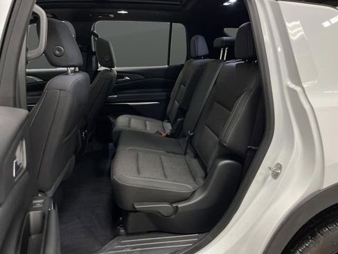 Used 2024 Chevrolet Traverse LT w/ Midnight/Sport Edition image 31