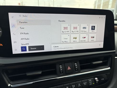 Used 2024 Lexus ES 350 Luxury w/ Accessory Package (Z1) image 23