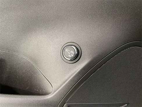 Certified 2023 Buick Envision Preferred w/ Sport Touring Package image 24