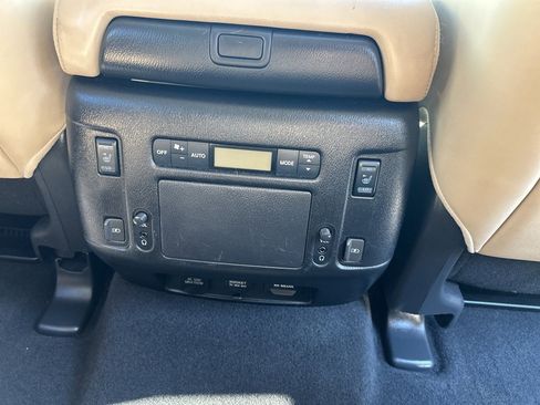 Used 2018 Nissan Armada Platinum image 17