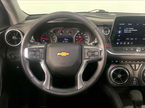 Used 2025 Chevrolet Blazer LT AWD/4WD image 5