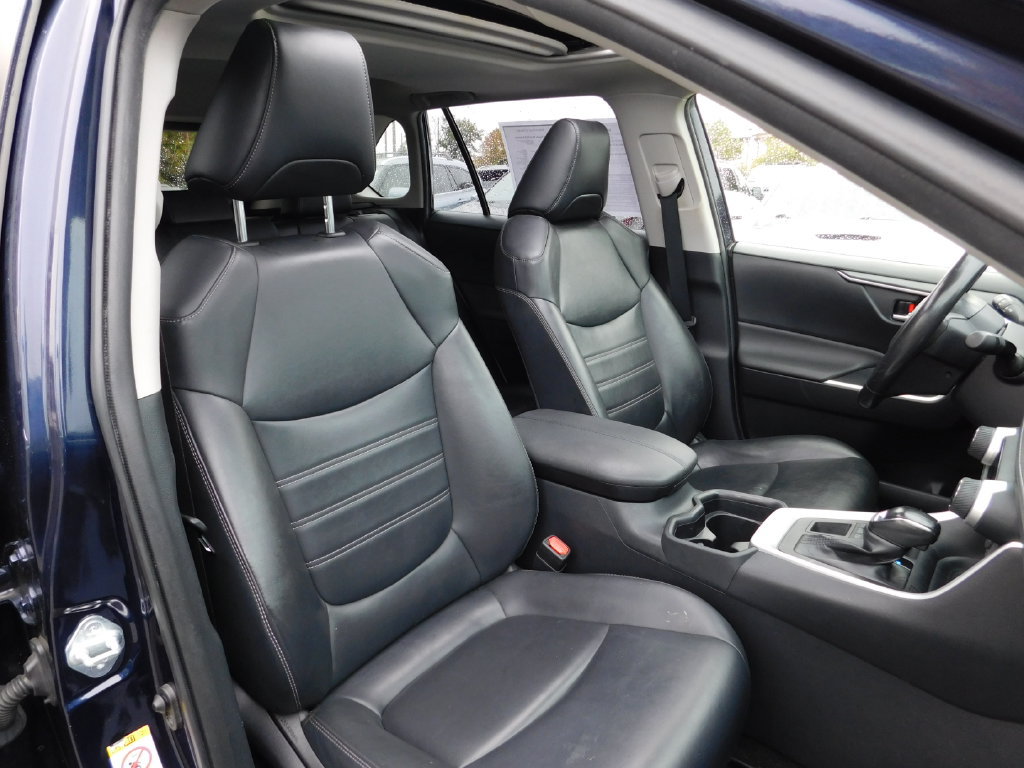 Used 2019 Toyota RAV4 XLE Premium w/ Cold Weather Package AWD/4WD image 13