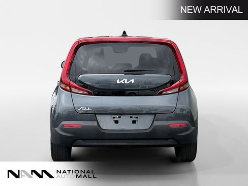 Used 2022 Kia Soul LX FWD image 4