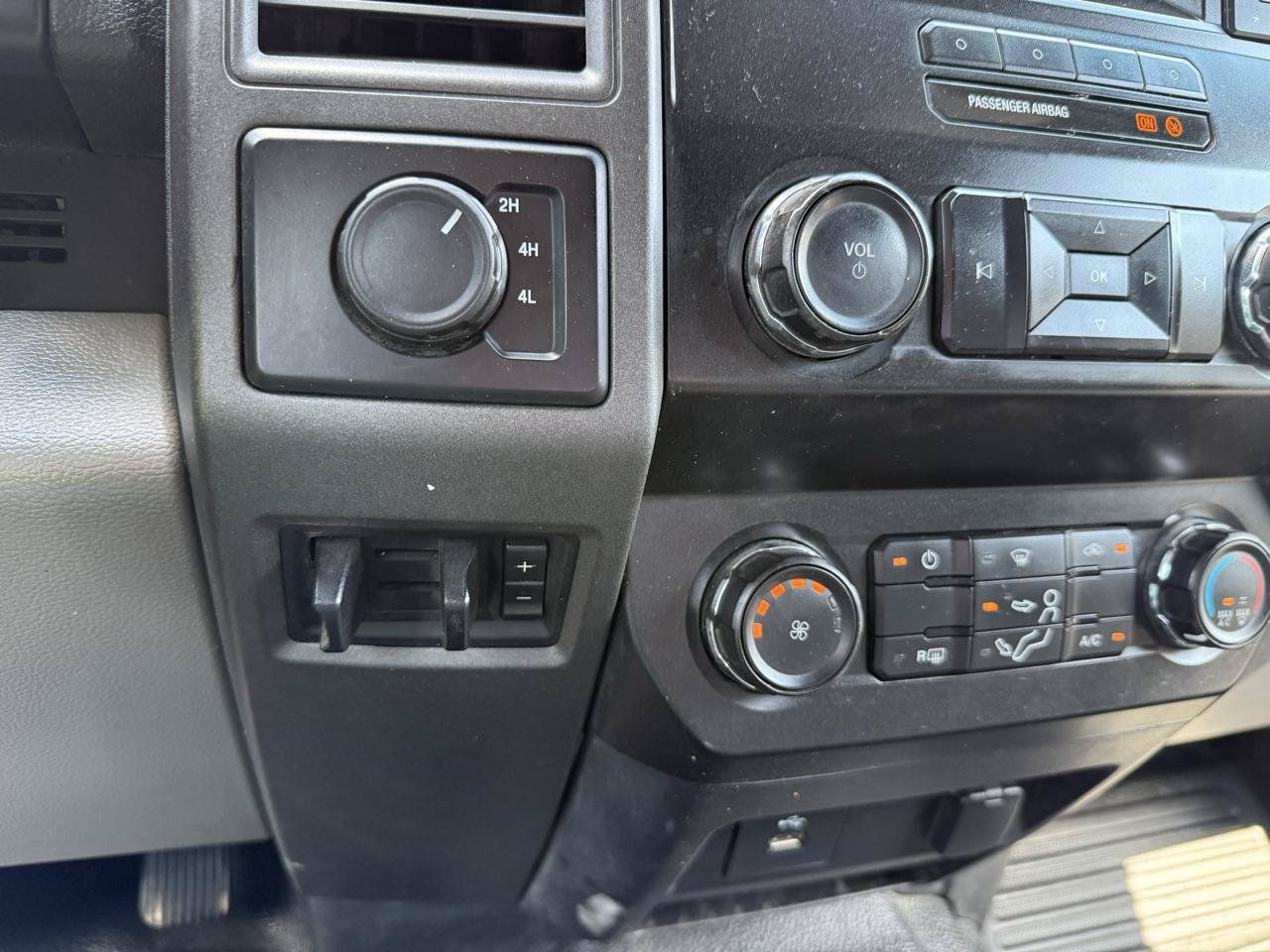 Used 2019 Ford F250 XL w/ Power Equipment Group AWD/4WD image 31