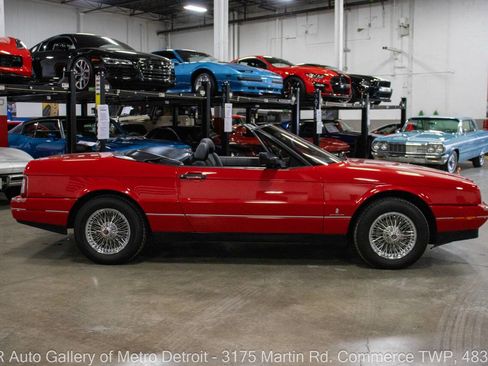 Used 1990 Cadillac Allante image 9