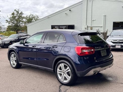 Used 2019 Mercedes-Benz GLA 250 4MATIC w/ Premium Package image 4