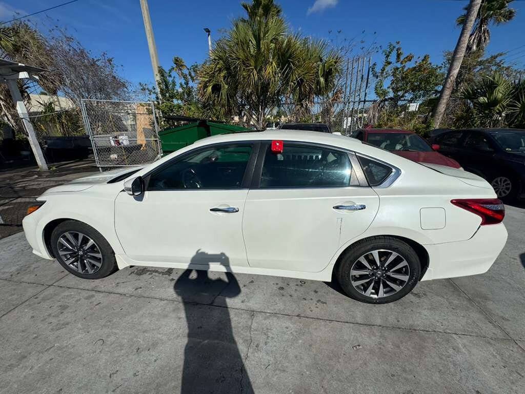 Used 2017 Nissan Altima 2.5 SL FWD image 12