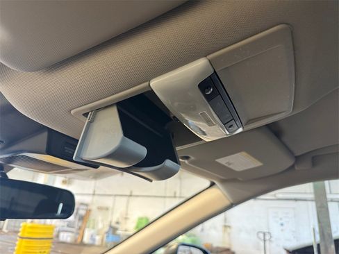 Used 2023 Nissan Rogue S image 30