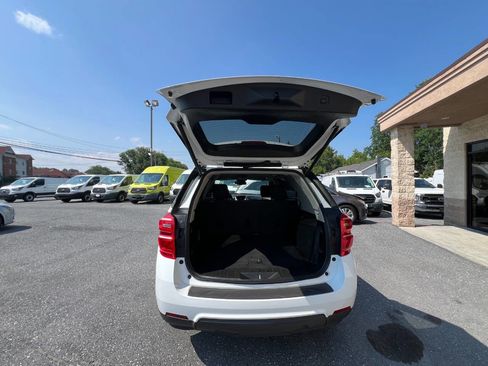 Used 2017 Chevrolet Equinox LT w/ Convenience Package image 27