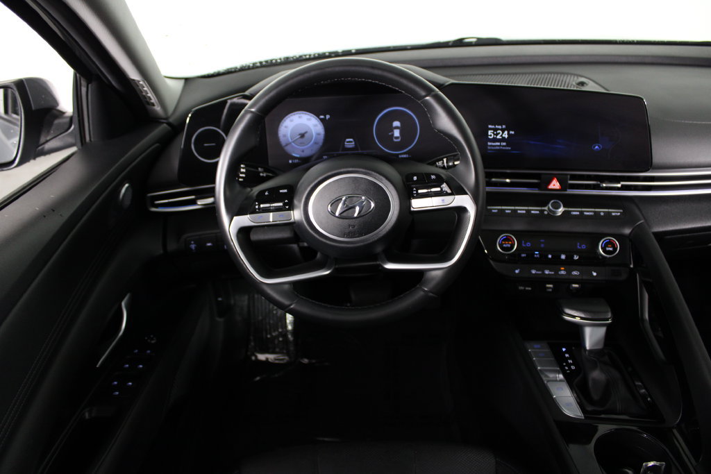 Used 2023 Hyundai Elantra Limited FWD image 8