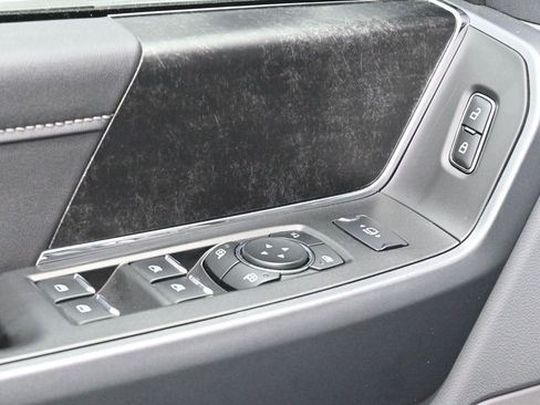 Used 2023 Ford F350 XLT w/ XLT Premium Package AWD/4WD image 12