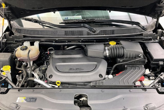 Used 2019 Chrysler Pacifica Touring-L Plus w/ Advanced Safetytec Group FWD image 28