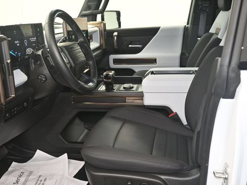 Certified 2025 GMC Hummer EV 2X AWD/4WD image 10