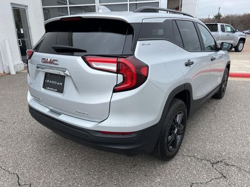 Used 2022 GMC Terrain SLE w/ Driver Convenience Package AWD/4WD image 14