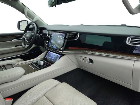 Used 2022 Jeep Grand Wagoneer Series II w/ Convenience Group III image 26