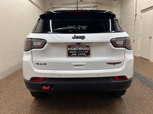 Used 2024 Jeep Compass Trailhawk w/ Trailhawk Elite Group AWD/4WD image 3