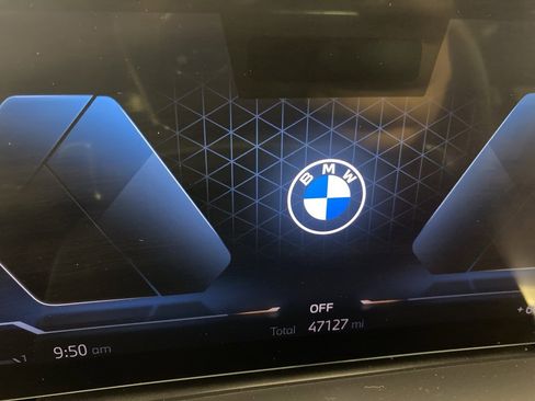 Used 2023 BMW X7 xDrive40i w/ Premium Package image 12