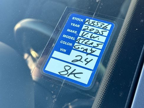 Used 2025 Volkswagen Atlas Cross Sport SE image 25