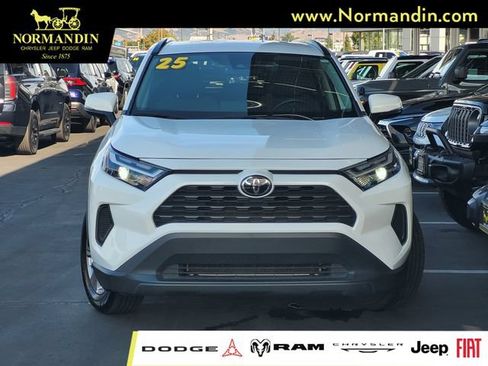 Used 2025 Toyota RAV4 XLE FWD image 2