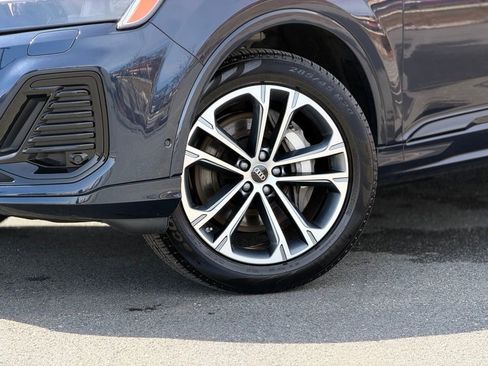 Certified 2025 Audi Q7 2.0T Premium Plus w/ Convenience Plus Package AWD/4WD image 2
