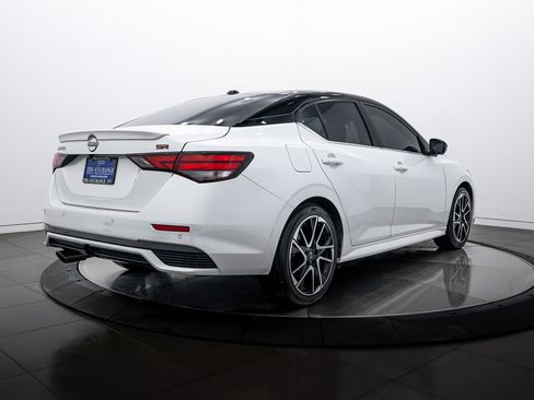 Used 2024 Nissan Sentra SR w/ SR Premium Package image 4