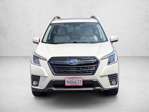 Used 2023 Subaru Forester Premium image 2