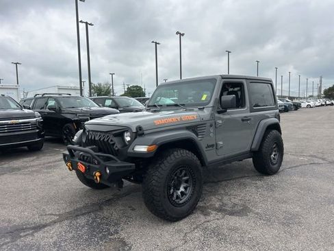 Used 2023 Jeep Wrangler Sport AWD/4WD image 7