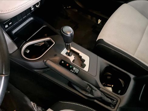 Used 2017 Toyota RAV4 XLE image 17