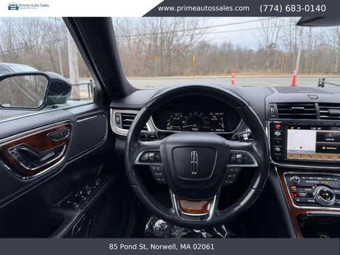 Used 2017 Lincoln Continental Select w/ Climate Package AWD/4WD image 16