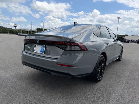 Used 2025 Honda Accord SE image 9