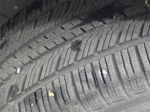 Used 2019 Toyota Camry LE image 7