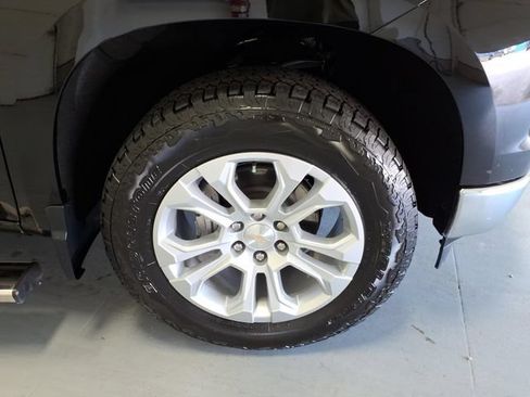 Used 2023 Chevrolet Silverado 1500 LTZ AWD/4WD image 9